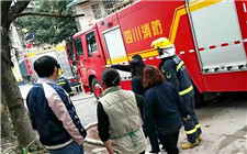 施工不慎致天然氣泄漏  百米外都能聞到氣味