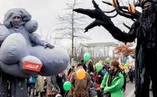 成千上萬的人在德國游行要求快速退出煤炭