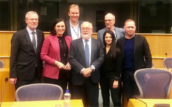 歐盟宣布將新車排放量減少37.5％，從而推動電動汽車的發展