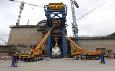 華龍一號示范工程福清核電6號機首臺蒸發器引入反應堆