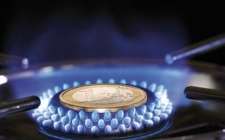 2018年中国成世界最大的天然气进口国，预计2023年占比上升到45%