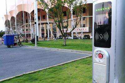 國內(nèi)新能源車處于高速發(fā)展，充電樁市場仍有較大發(fā)展空間