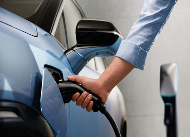 武威市首座集中快充式電動汽車充電站正式面向社會公眾開放