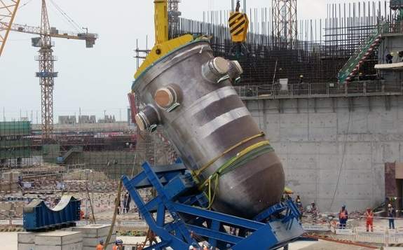 巴基斯坦卡拉奇3號(hào)機(jī)組主管道焊接提前7個(gè)月完成，為華龍一號(hào)海外工程“主設(shè)備預(yù)引入”工法畫上句號(hào)