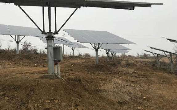 我國(guó)首例11聯(lián)動(dòng)跟蹤式光伏陣列發(fā)電系統(tǒng)投入運(yùn)行