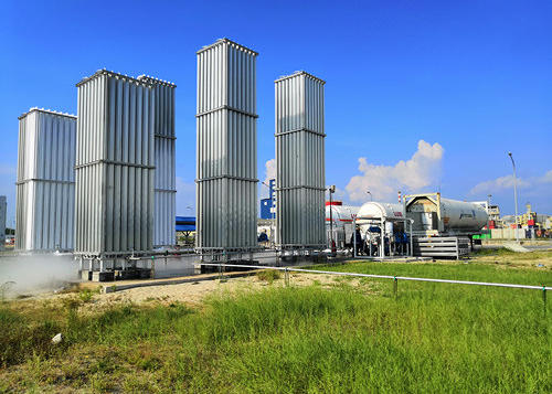 鲁西集团首个出口的LNG气化站项目，印度尼西亚当地第一个气化站项目，成功调试运行