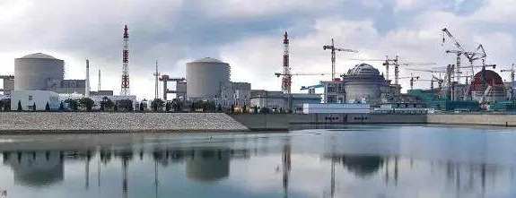 中核集團(tuán)田灣核電6號機組反應(yīng)堆壓力容器順利吊裝就位