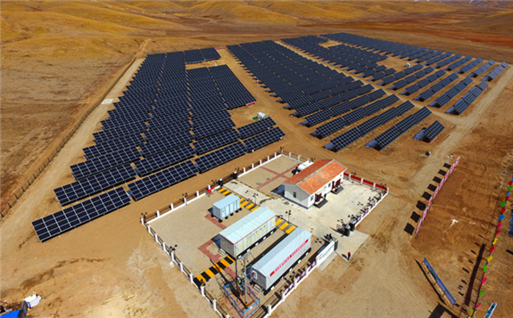 青海果洛光伏電站電網配套工程動工