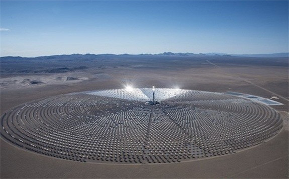 澳大利亞光熱電站采用液態鈉作為吸熱介質，并采用熔鹽作為儲熱介質