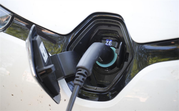 德国豪掷10亿欧元补贴，发展电动汽车