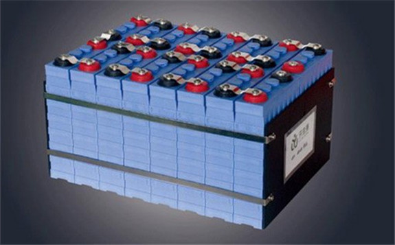 补贴退坡后，磷酸铁锂电池成本优势逐步凸显