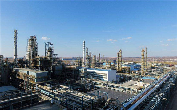 探訪全球唯一一條百萬噸級煤炭直接液化制油工業(yè)化示范生產(chǎn)線