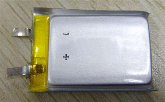 軟包動(dòng)力電池正異軍突起! 2019年或?qū)⒊蔀檐洶姵仄髽I(yè)爆發(fā)之年!