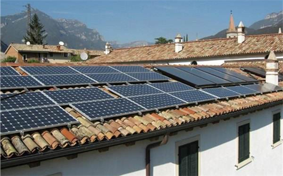 光伏行業急需轉型之際，儲能成為至關重要的突破點