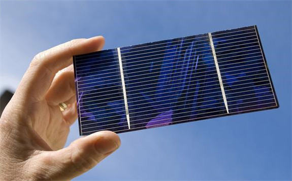 英国：开发新型背触式太阳能电池
