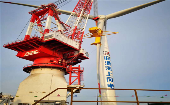上海電氣完成全球葉輪直徑最大海上風機吊裝工作！172米創造新的世界紀錄