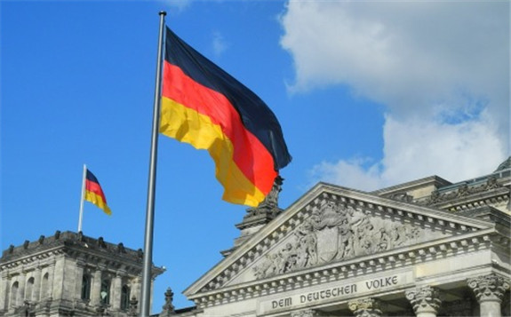 英國投入2800萬英鎊，研發(fā)電動(dòng)車車載電池并建造業(yè)內(nèi)領(lǐng)先的電池工廠