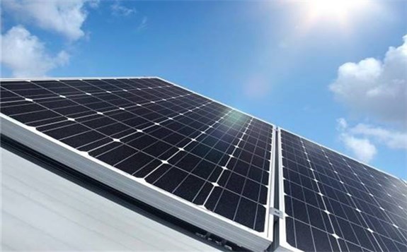 德國(guó)大規(guī)模采用“薄膜技術(shù)”的傾斜屋頂光伏