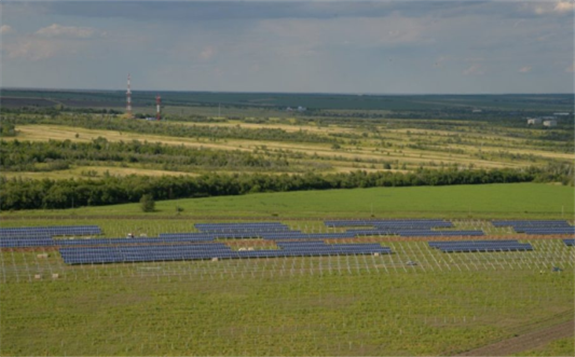 俄羅斯制造出能自動使用能量集中器和太陽跟蹤系統(tǒng)的太陽能電站