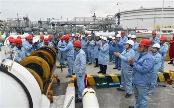 我國(guó)大陸地區(qū)最長(zhǎng)的海底成品油管道定向穿越成功