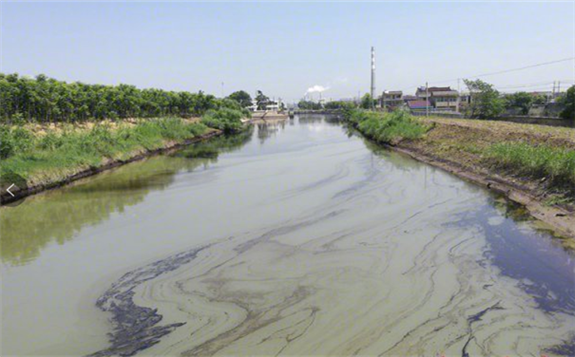 京杭大運河高郵段北閘口區域發生原油泄漏，泄漏量約1噸