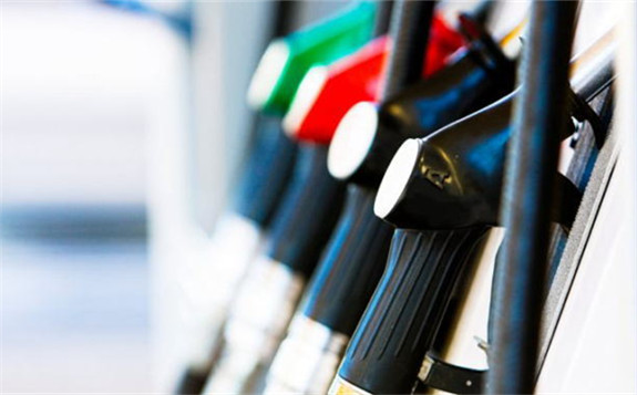 國家發改委公布的月度石油產品消費數據首次出現同比下降