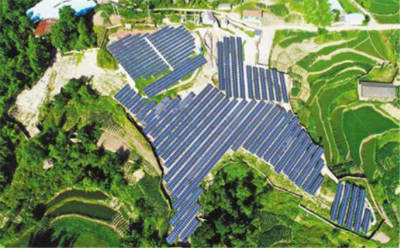 席帽村山崗上演奏“光伏曲”