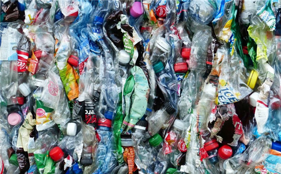 可口可樂英國公司推出首批100％回收瓶