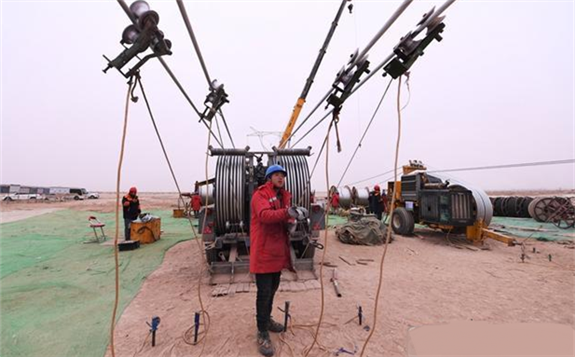 新疆：南疆750千伏電網延伸補強工程竣工投運