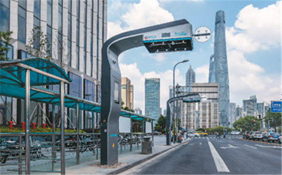 智動(dòng)柔性充電弓：充電40秒，續(xù)航10公里