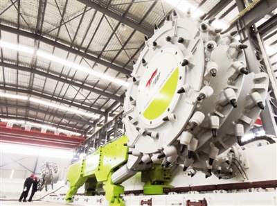 河南省首個智能化采煤工作面在平煤運(yùn)行