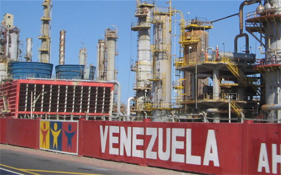 隨著美國的制裁，委內瑞拉PDVSA開始向土耳其小公司出售石油