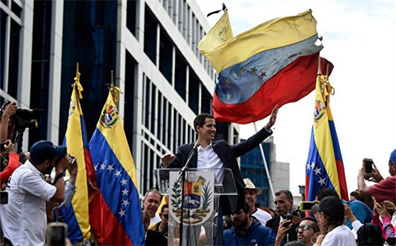 美國對委內瑞拉的制裁重創其原油行業，委不得不尋找新的出口目的地亞洲成首選