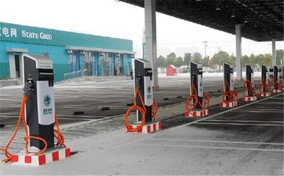 国家能源局发展规划司司长李福龙：中国建成全球最大规模电动汽车充电设施网络