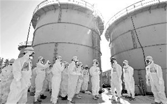 8月1日 開始拆除福島第一核電站1、2號機組的共用煙囪上半段