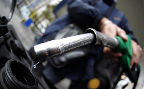 美國政府稱將對3000億美元中國輸美商品加征10%關稅 導致國際油價基本面惡化