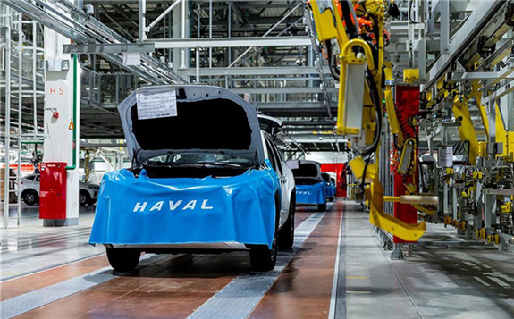 針對續(xù)航里程這一“基因性”的難題，汽車廠商都用哪些辦法來解決呢?