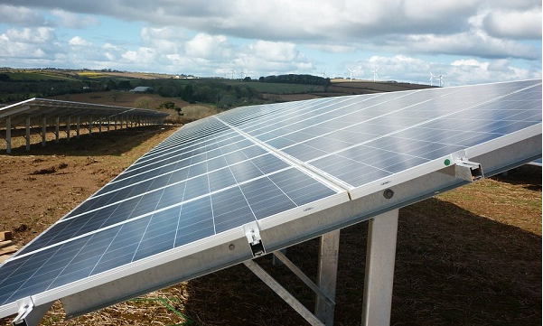 为何太阳能光伏单晶电池片价格两个月跌逾20%!