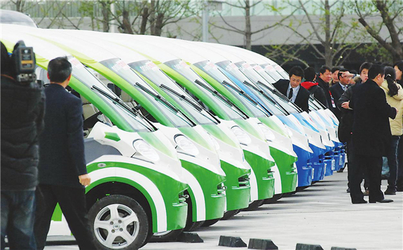 燃油車和新能源車銷量雙雙下跌的時刻 未來汽車市場還將出現哪些大的變化？