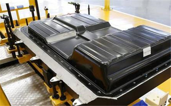 新能源車電池迎“退役潮” 20萬噸動力電池回收估值將有據可循