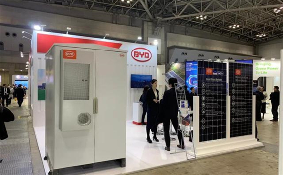 比亚迪LFP迭代：体积比能量升50% 成本降30%