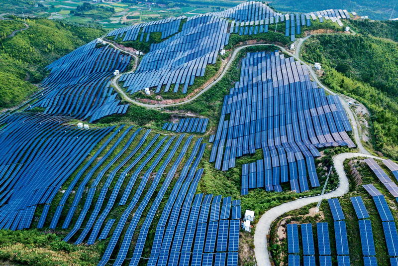 中国新能源发展需“三大转变”