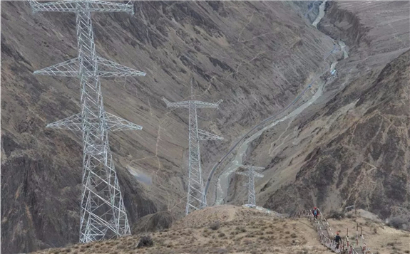 “電力天路”的青藏聯網工程雙向累計輸送電量突破90億千瓦時