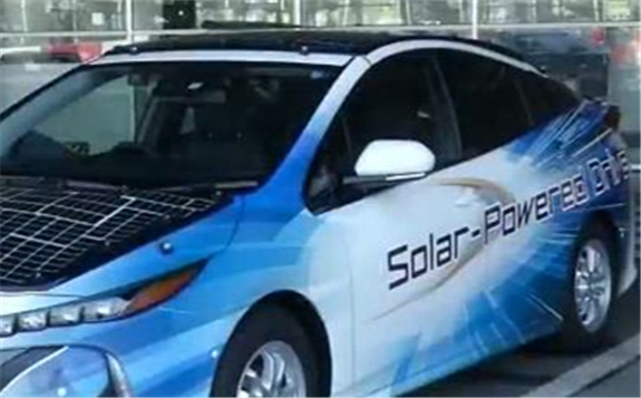 豐田測試超薄太陽能電池板技術動力汽車 