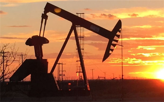 沙特官员与承包商称，完全恢复生产或需几个月的时间