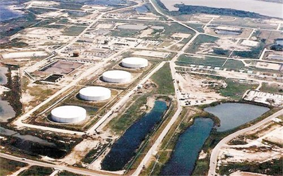 美国战略原油储备约为6.45 亿桶，商业库存超过 4.17 亿桶，合计 10.62 亿桶