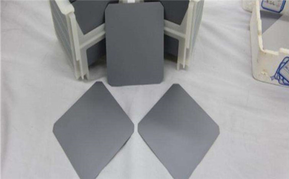 光伏和半導體硅片擴張周期疊加 晶硅設備龍頭持續(xù)受益