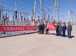 阿拉善電業局開展帶電作業助力可靠供電