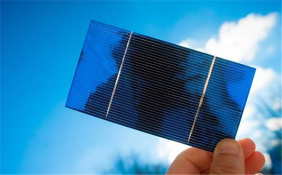 華威大學研究人員開發有機太陽能電池 可用于汽車曲面車身