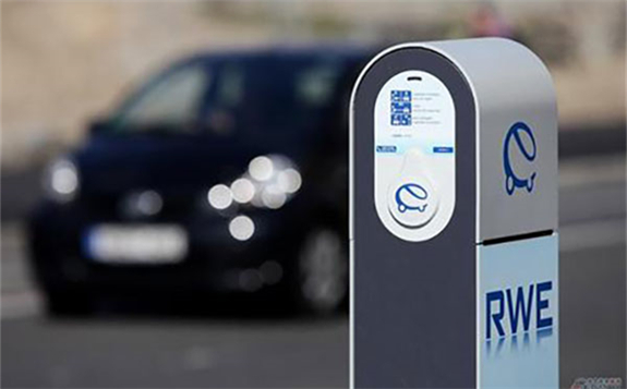 德國總理默克爾表示，希望最遲在2030年前建設100萬個充電樁